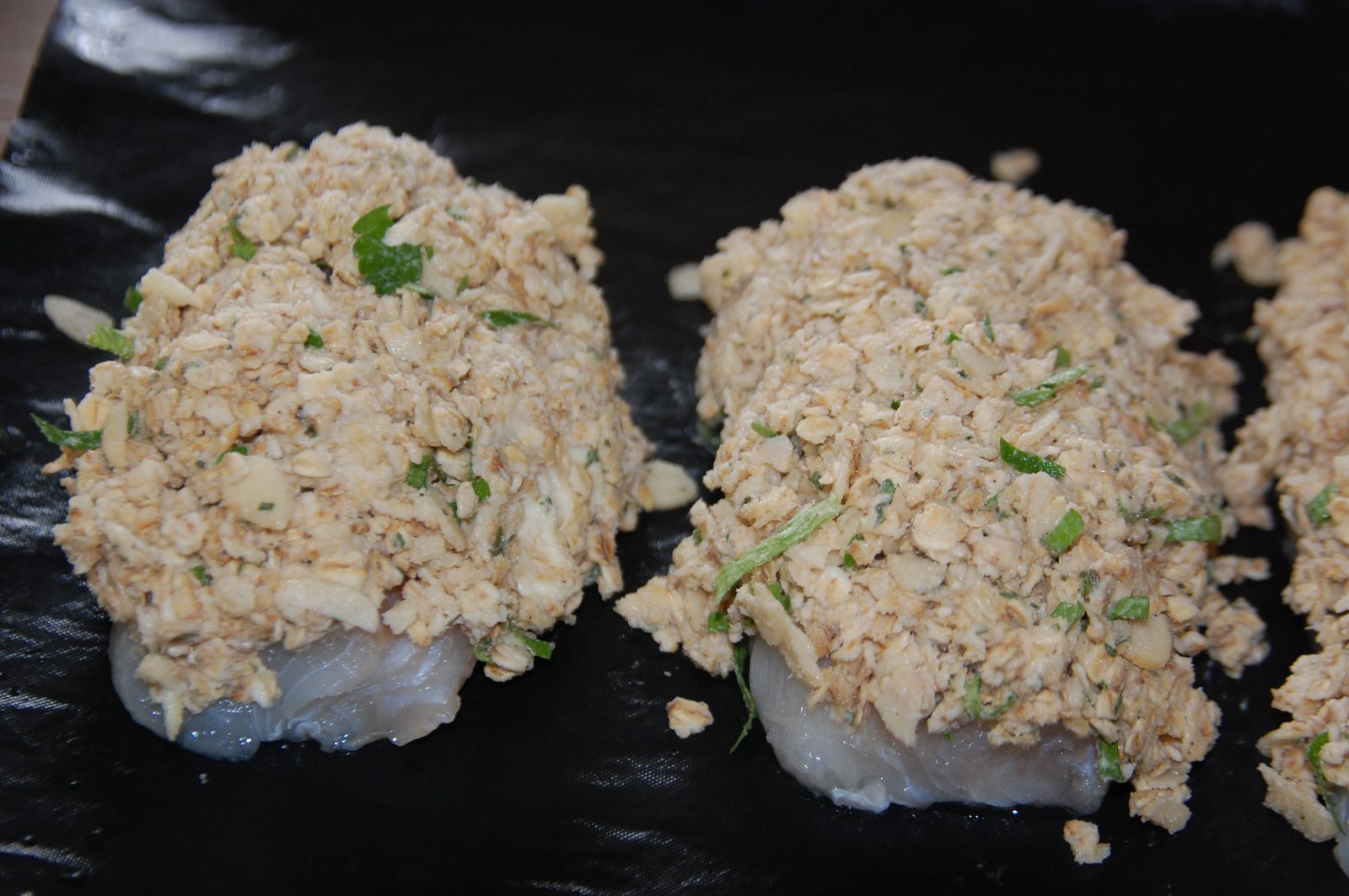 Dos de cabillaud en croûte de flocons d'avoine et amandes
